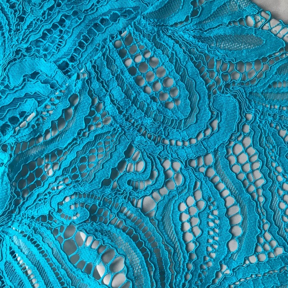 FOR LOVE &LEMONS X NASTY GAL CROP TOP - Picture 4 of 4